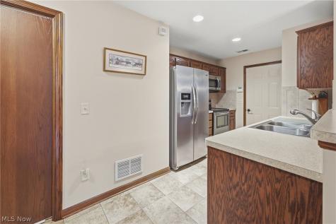 1860 Blackberry Lane Orrville OH 44667