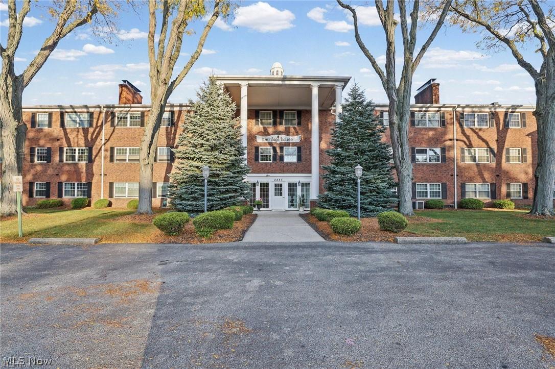 2885 Pease Drive Rocky River OH 44116