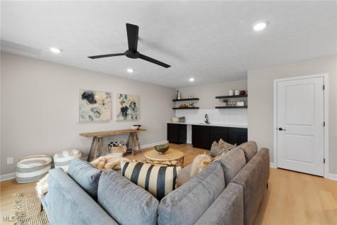 449 Harbor Lane Lorain OH 44052