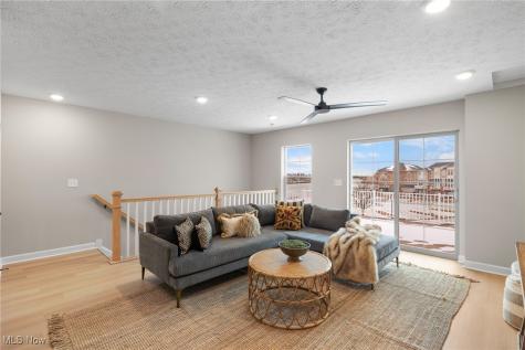 449 Harbor Lane Lorain OH 44052
