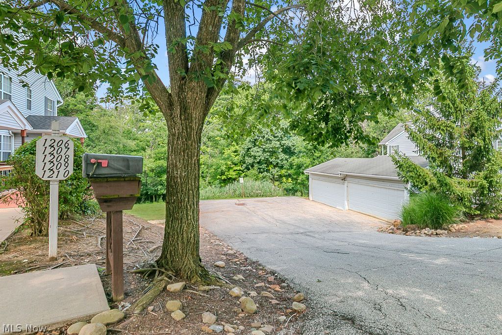 1210 Stoney Run Trail Broadview Heights OH 44147