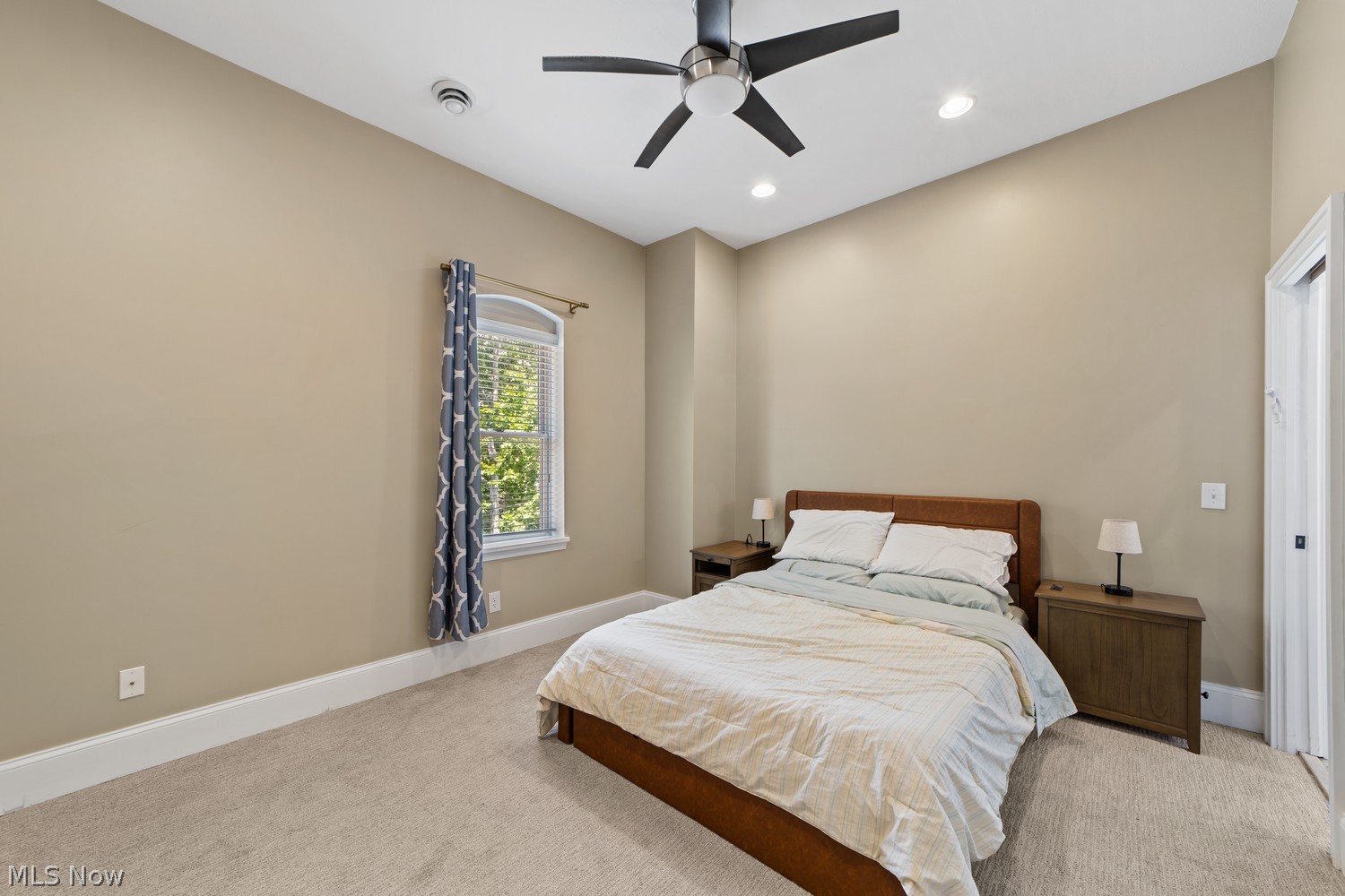 12966 Clifton Boulevard Lakewood OH 44107