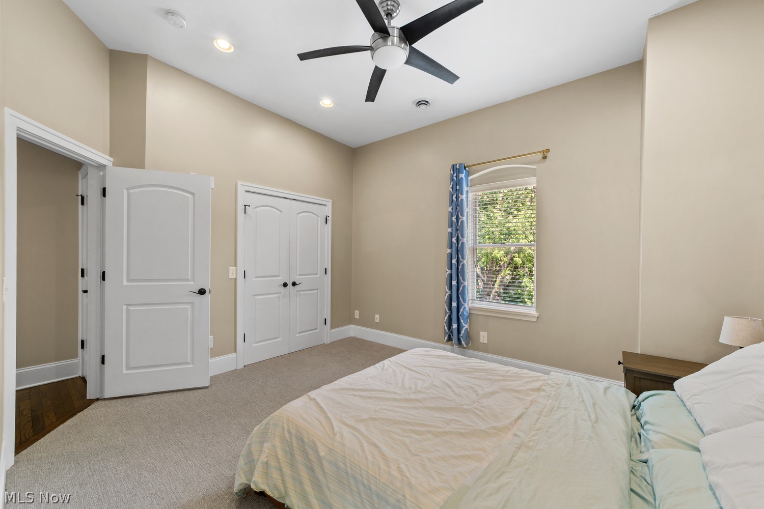12966 Clifton Boulevard Lakewood OH 44107