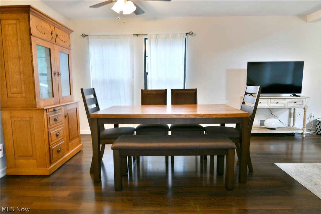1283 Red Tail Hawk Court Youngstown OH 44512