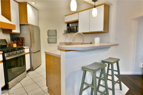 1283 Red Tail Hawk Court Youngstown OH 44512