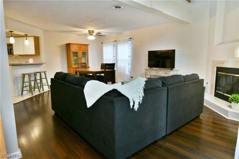1283 Red Tail Hawk Court Youngstown OH 44512