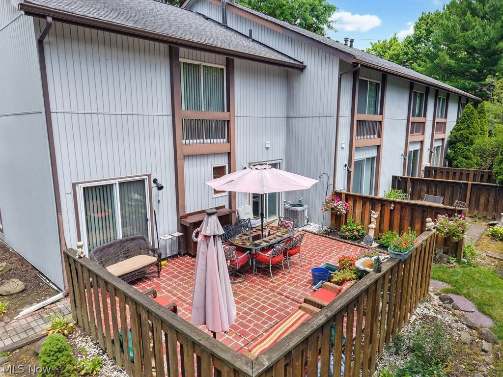 774 Pipes Court Sagamore Hills OH 44067