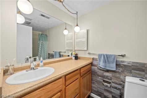 4645 Oakhill Boulevard Lorain OH 44053