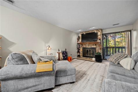 4645 Oakhill Boulevard Lorain OH 44053