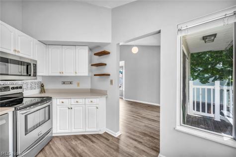 356 Village Pointe Drive Akron OH 44313