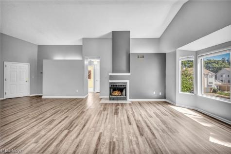 356 Village Pointe Drive Akron OH 44313