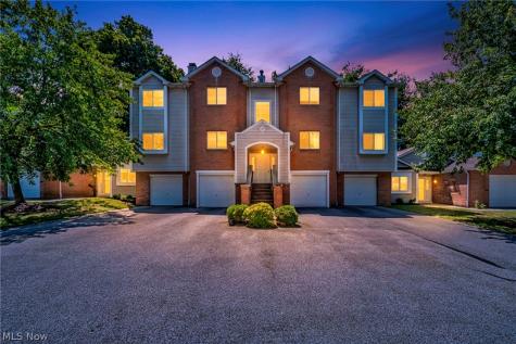 356 Village Pointe Drive Akron OH 44313