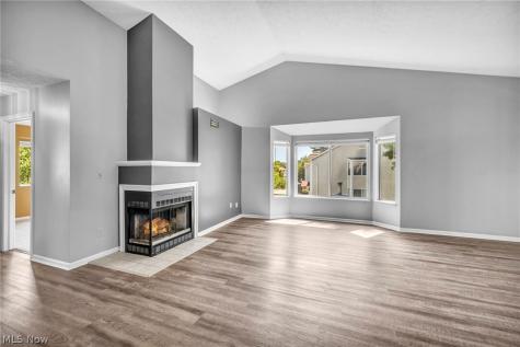 356 Village Pointe Drive Akron OH 44313