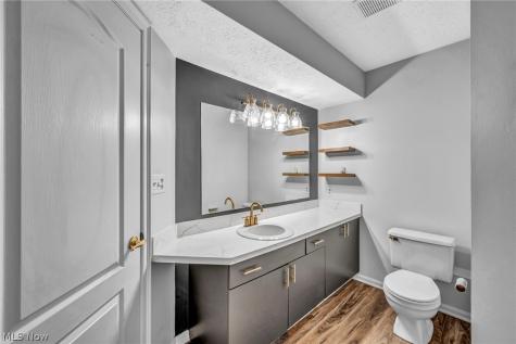 356 Village Pointe Drive Akron OH 44313
