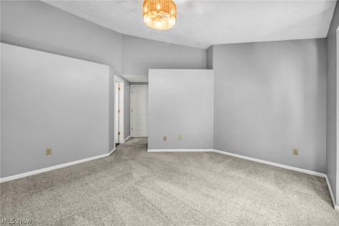 356 Village Pointe Drive Akron OH 44313