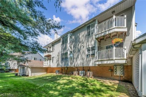 356 Village Pointe Drive Akron OH 44313