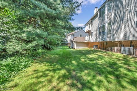 356 Village Pointe Drive Akron OH 44313