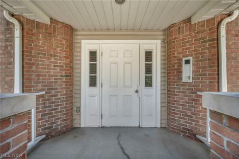 356 Village Pointe Drive Akron OH 44313