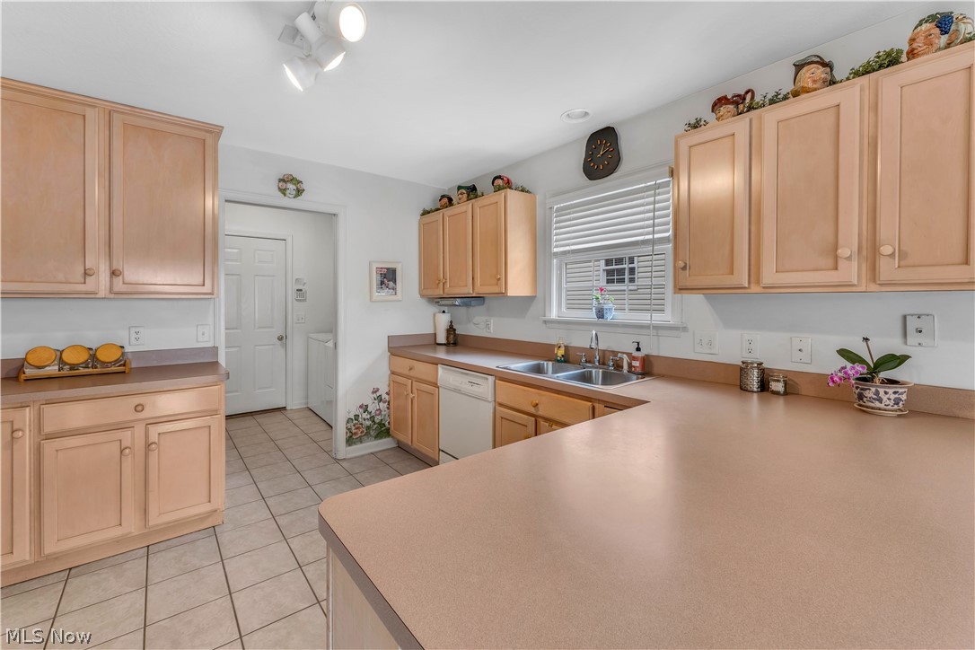 144 Royal Troon Drive SE Warren OH 44484