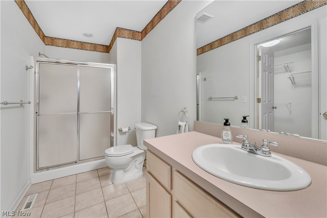144 Royal Troon Drive SE Warren OH 44484