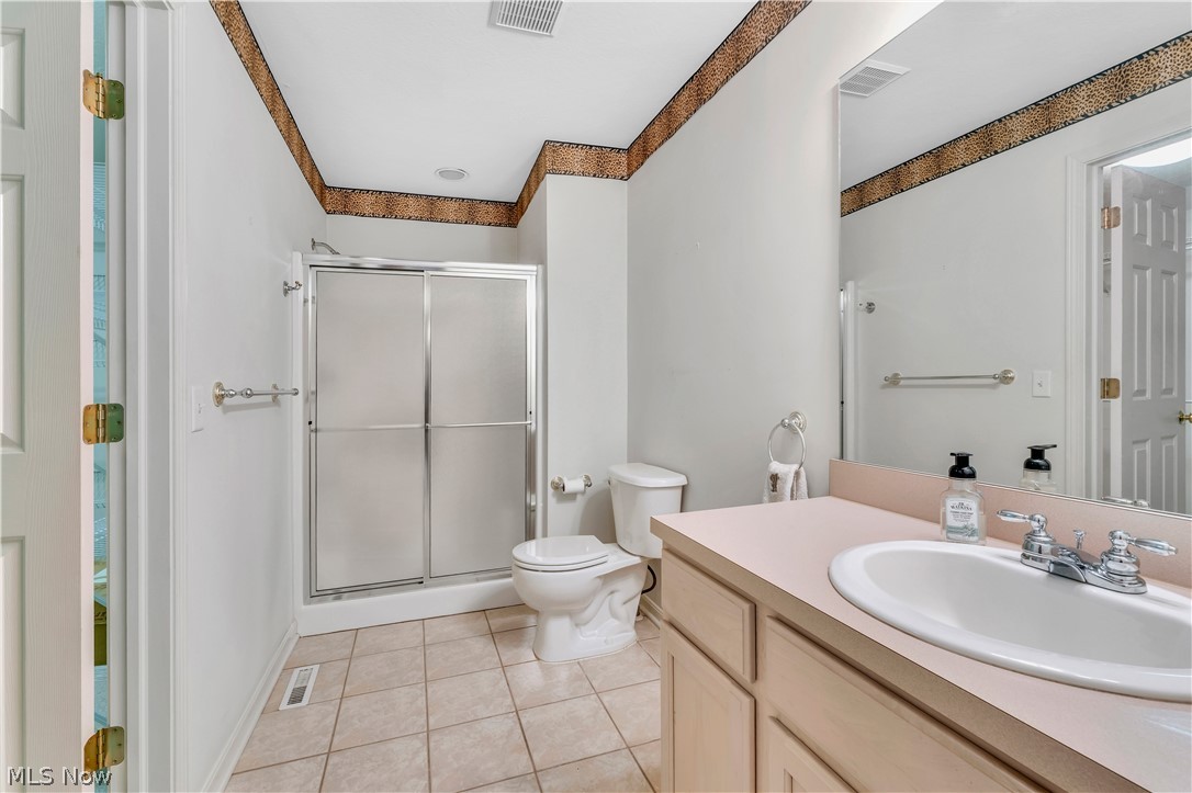 144 Royal Troon Drive SE Warren OH 44484