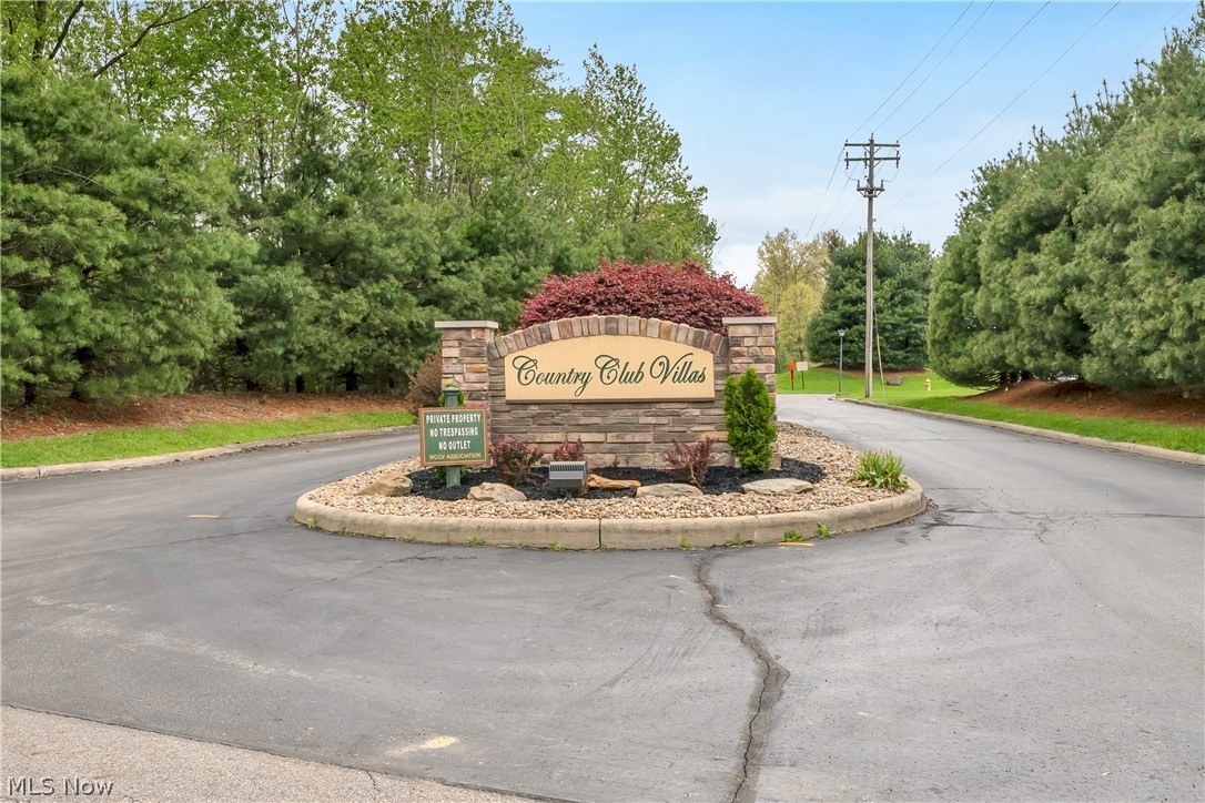 144 Royal Troon Drive SE Warren OH 44484