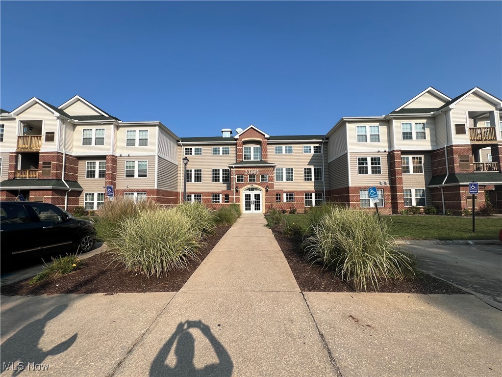 23002 Chandlers Lane Olmsted Falls OH 44138