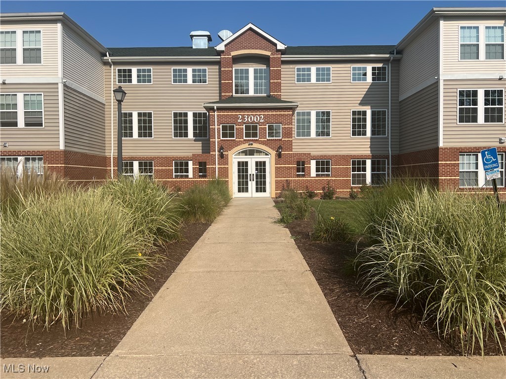 23002 Chandlers Lane Olmsted Falls OH 44138