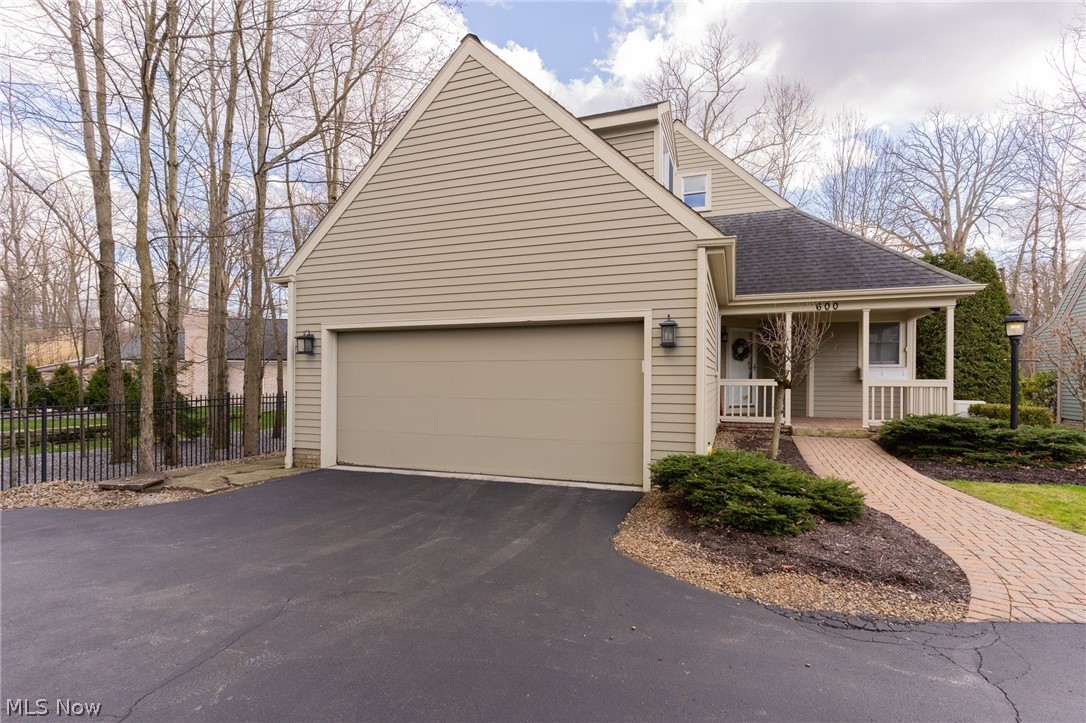 600 The Greens NE Howland OH 44484