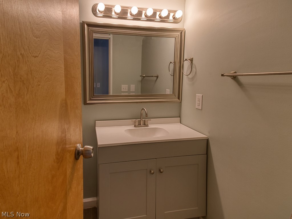 408 W Saint Clair Avenue Cleveland OH 44113