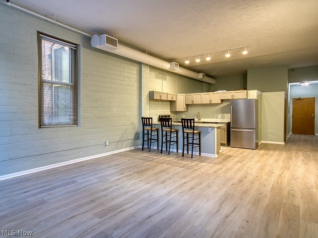 408 W Saint Clair Avenue Cleveland OH 44113