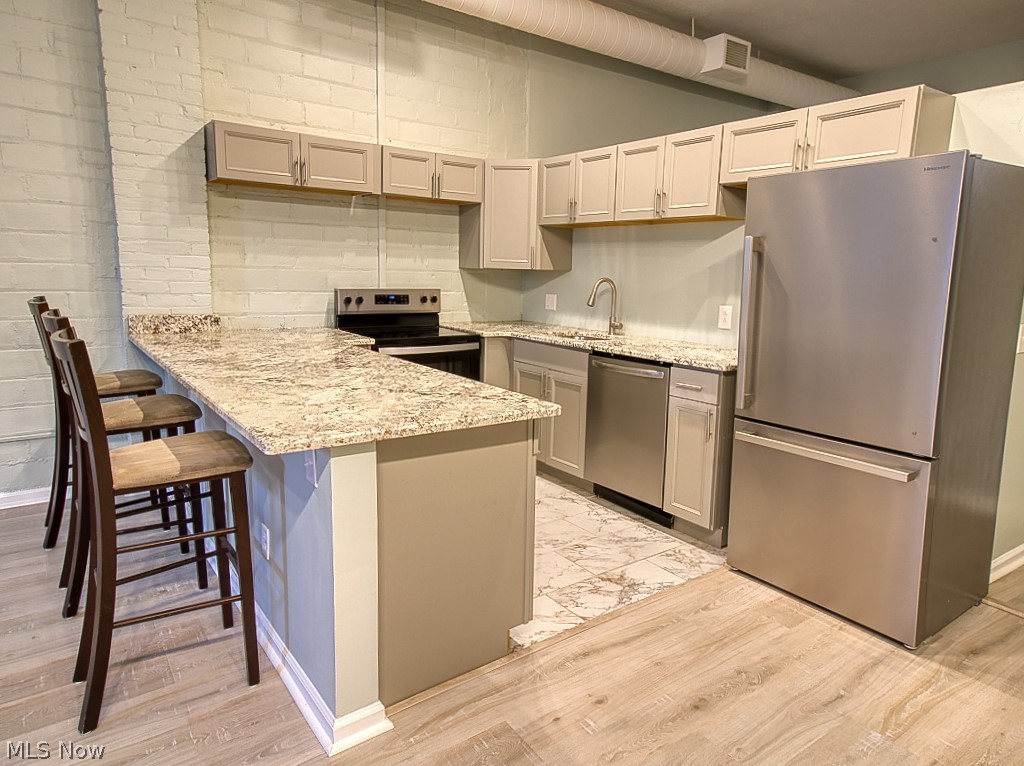 408 W Saint Clair Avenue Cleveland OH 44113