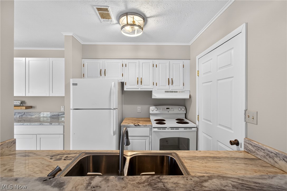 2549 Royal County Down Drive Uniontown OH 44685
