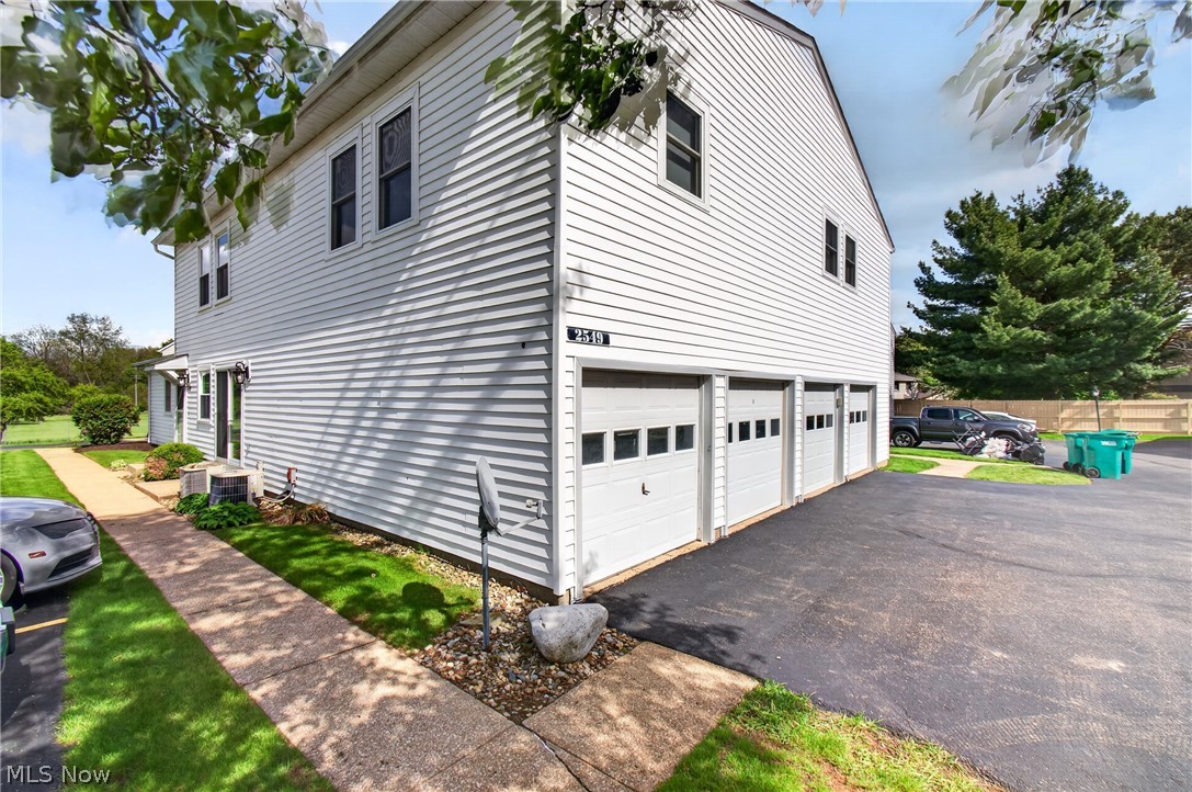 2549 Royal County Down Drive Uniontown OH 44685