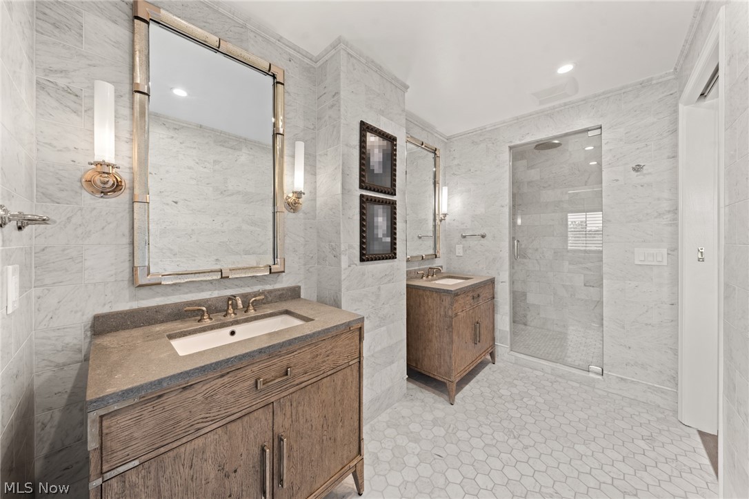 40 W Orange Street Chagrin Falls OH 44022