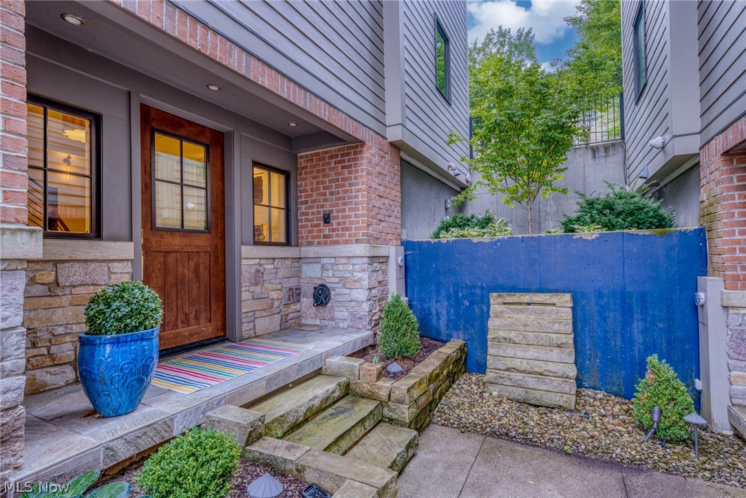 40 W Orange Street Chagrin Falls OH 44022