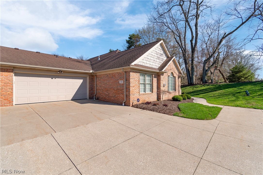 1220 Saint Abigail Street SW Hartville OH 44632