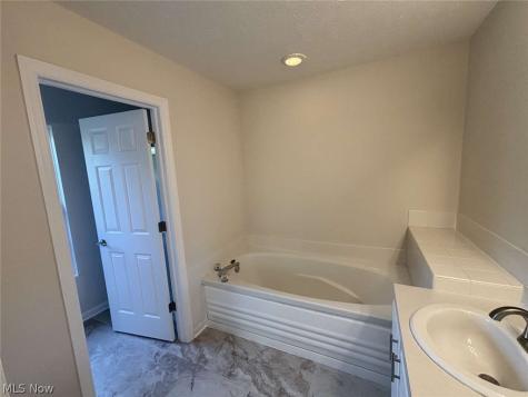 202 Cutler Lane Hudson OH 44236