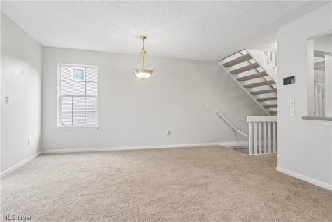 1352 Meadow Run Copley OH 44321