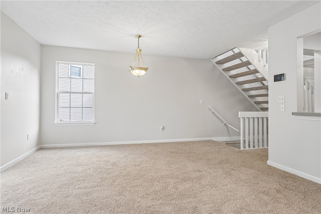 1352 Meadow Run Copley OH 44321