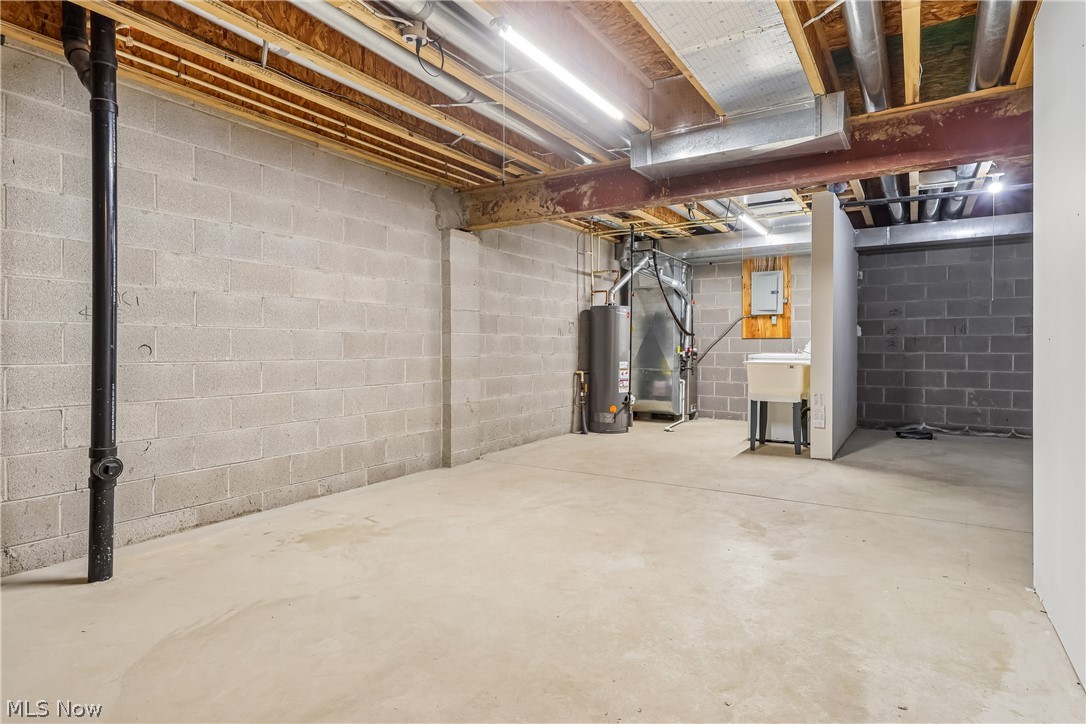 1352 Meadow Run Copley OH 44321