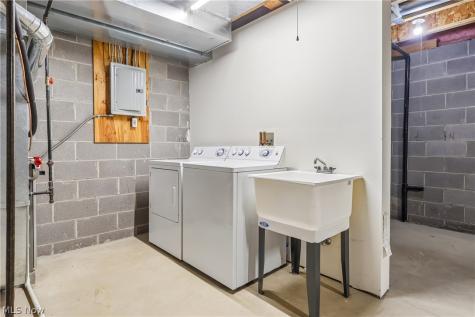 1352 Meadow Run Copley OH 44321