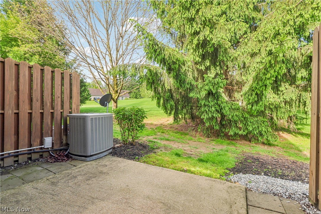 1352 Meadow Run Copley OH 44321