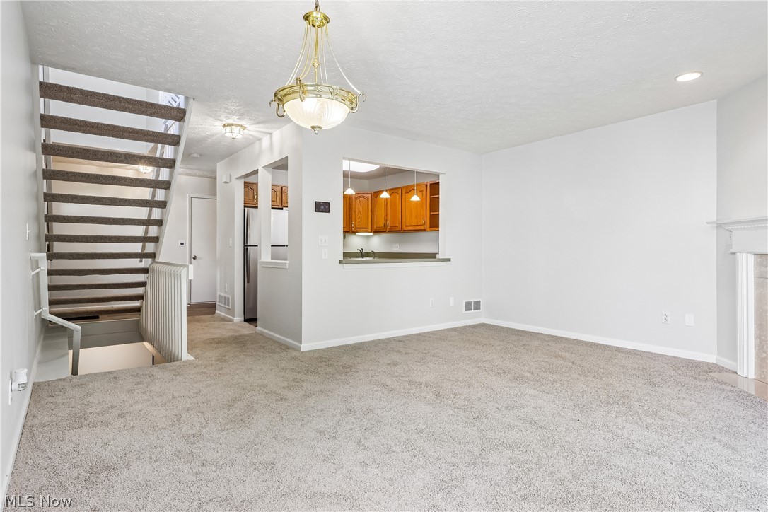 1352 Meadow Run Copley OH 44321