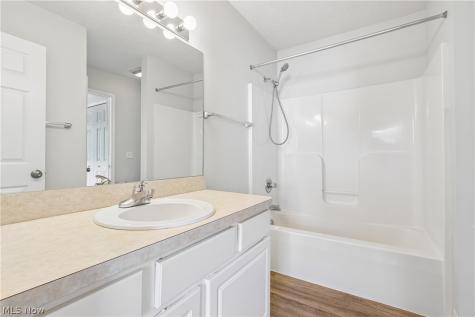1352 Meadow Run Copley OH 44321