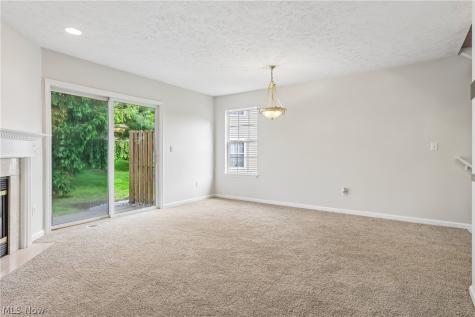 1352 Meadow Run Copley OH 44321