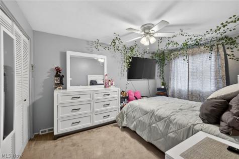 1529 Lee Terrace Drive Wickliffe OH 44092