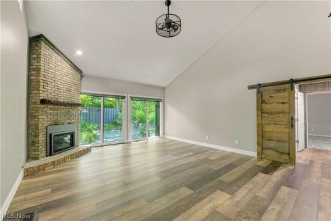 455-55 Meadowview Drive Aurora OH 44202