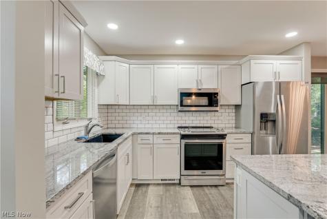 455-55 Meadowview Drive Aurora OH 44202