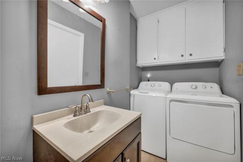 3 Meadowlawn Drive Mentor OH 44060